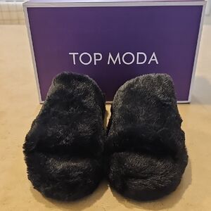 Top Moda Women's Black Furry Slippers